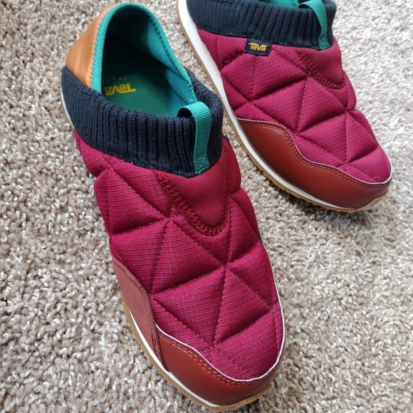 Teva ReEMBER Quilted Slip-On Shoes - Burgundy and Teal - Picture 4 of 10